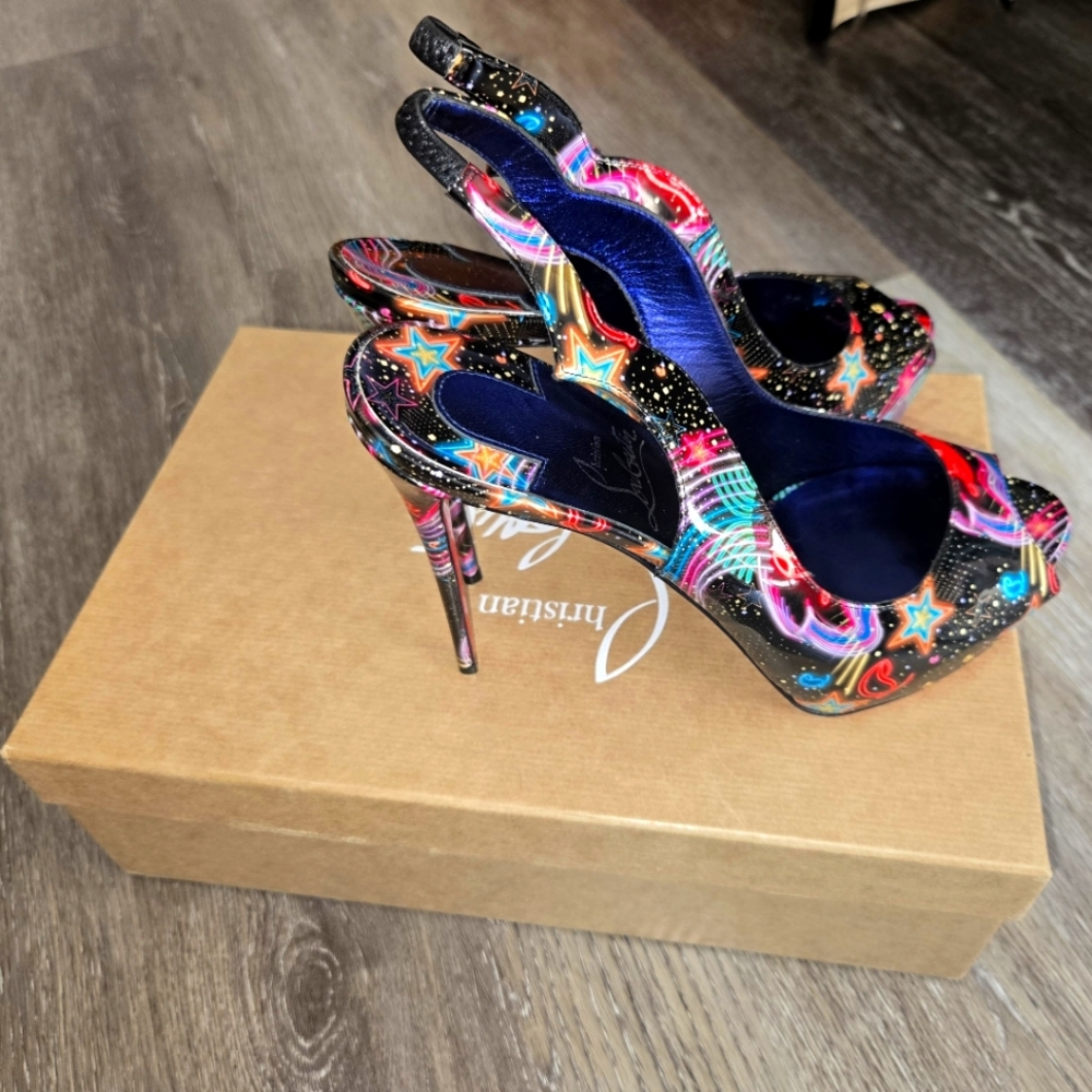 Christian Louboutin Hot Chick Sling